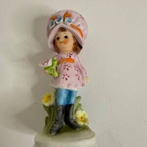 Vintage Napcoware Porcelain Girl Figurine Pink Hat Flower Taiwan C-8918